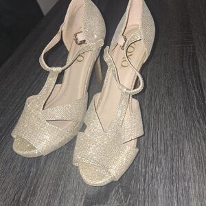 Elegant Gold Women's Heels- W Sz 8M